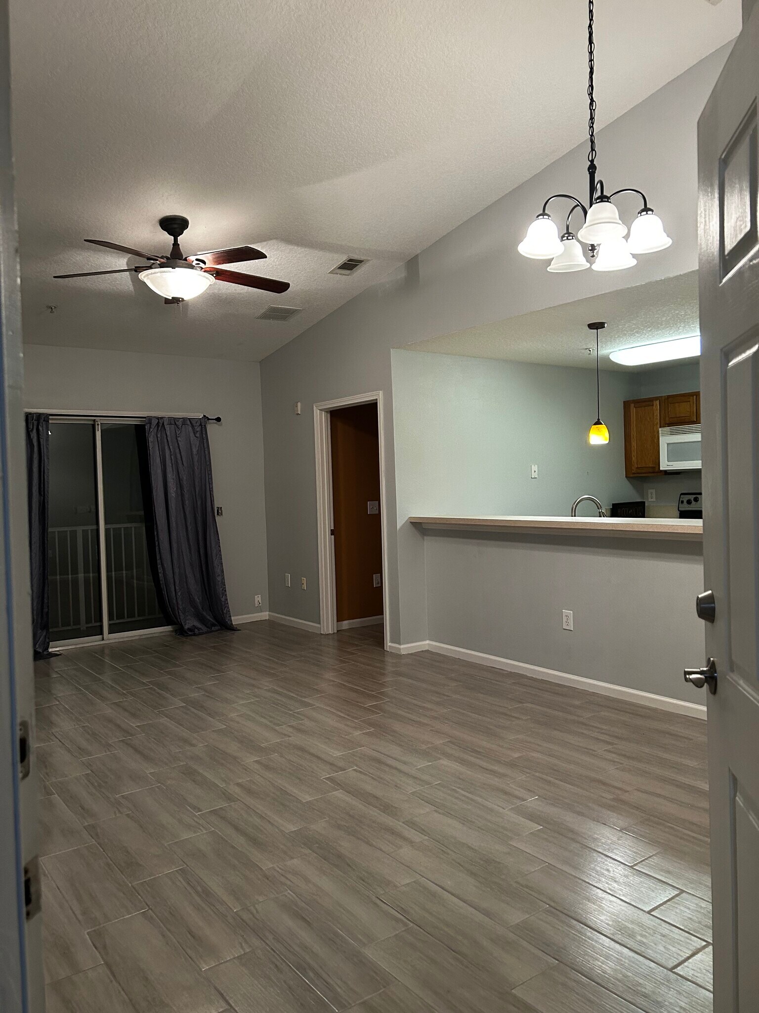 Building Photo - 9690 Amarante Cir