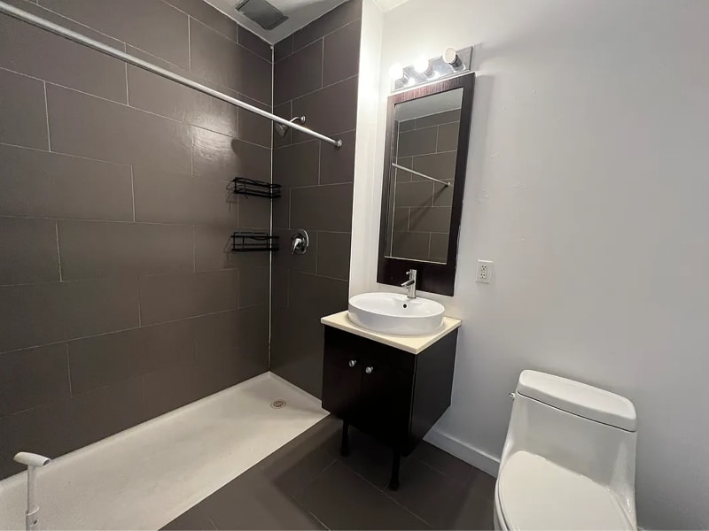 Building Photo - 184 Noll St