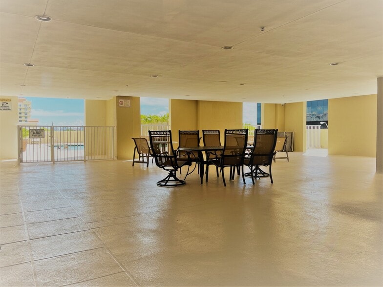 Building Photo - 117 NW 42nd Ave