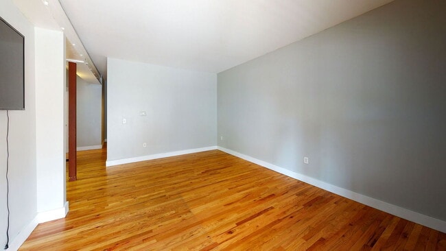 Building Photo - 22 Chittenden Ave