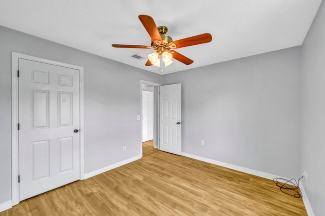 Building Photo - 7216 Antoinette Cir