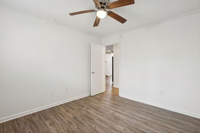 Building Photo - 3BR/2BA Home with Fireplace and Fenced Yard in Mt Pleasant