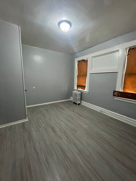 Building Photo - 460 Grove St