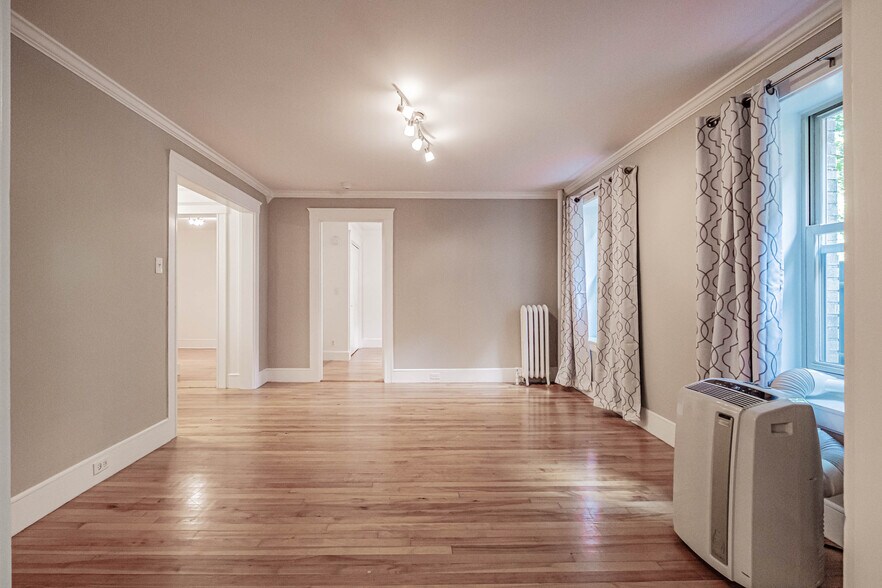 Building Photo - 197 Pine St