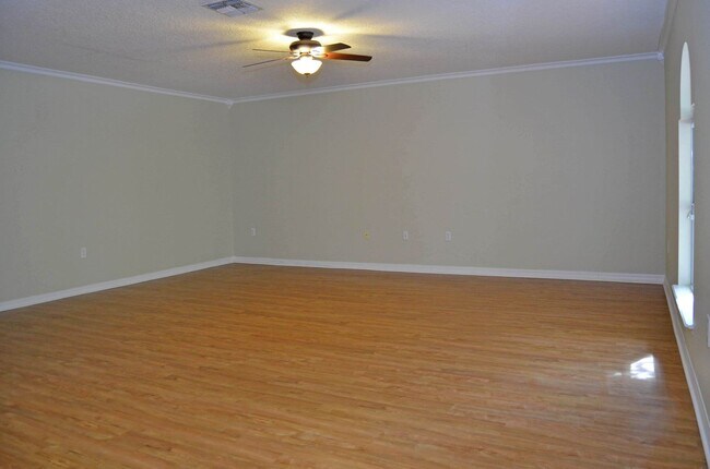 Building Photo - 87113 Kipling Dr