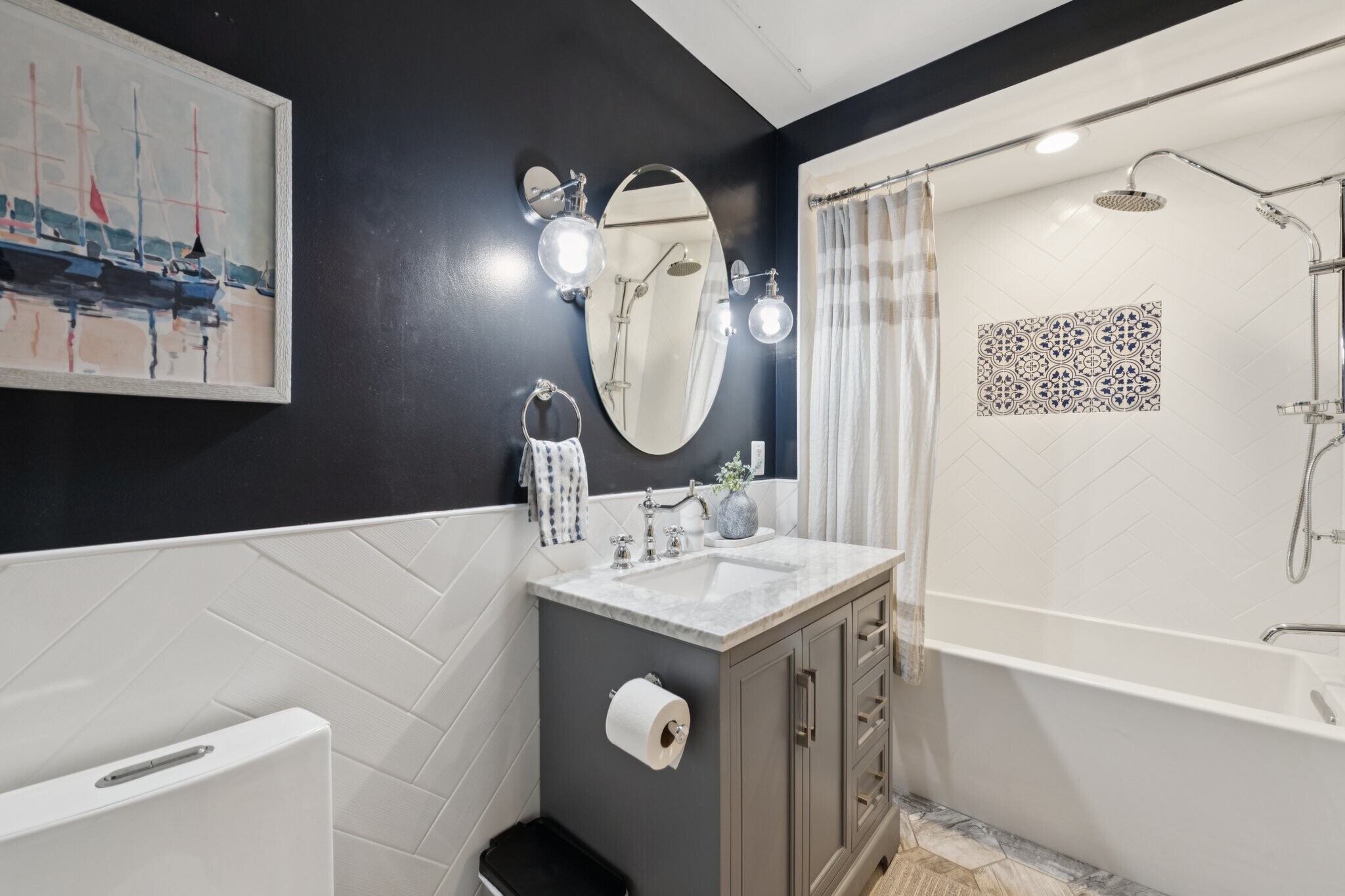 Guest Bath - 1440 Church St NW