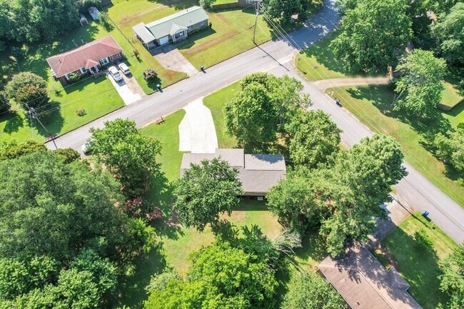 Building Photo - 507 Clift Dr