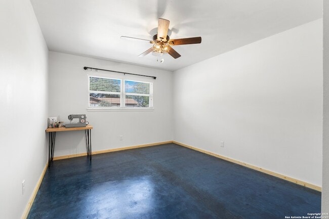 Building Photo - 1228 Rivercrest Dr