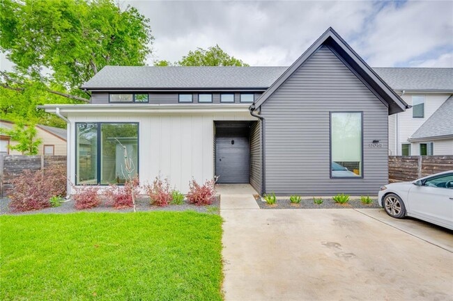 Building Photo - 1206 Justin Ln