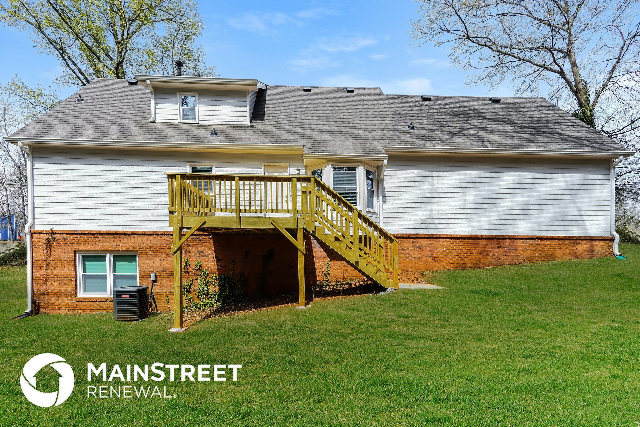Building Photo - 1616 Quail Run SW