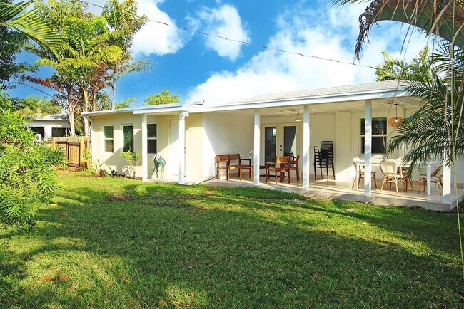 Building Photo - 221 Princeton Dr