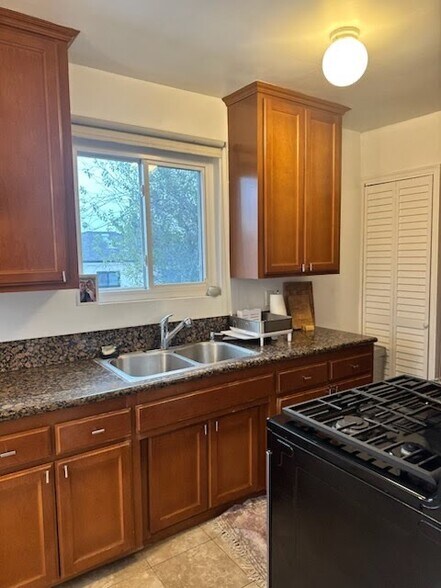 Building Photo - 1248 Princeton St