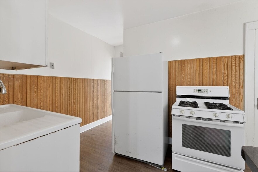 Building Photo - 18626 Dale St