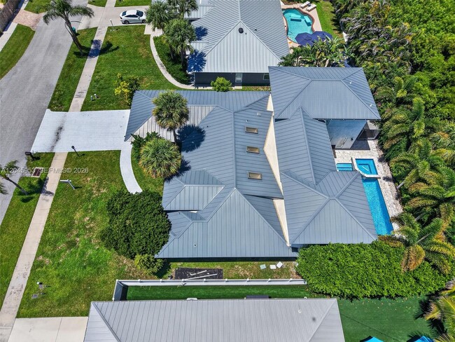 Building Photo - 542 N Cypress Dr