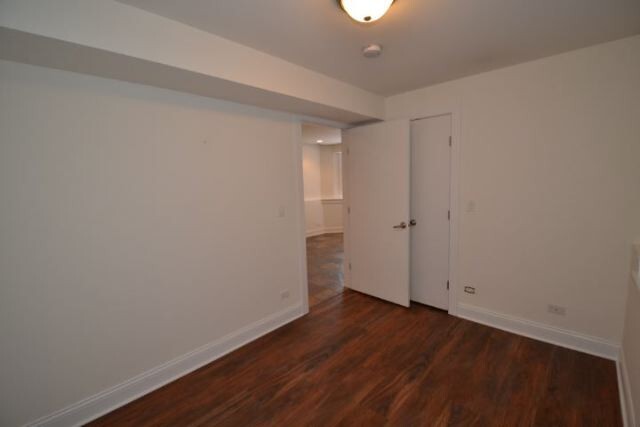 Building Photo - 3023 N Oakley Ave