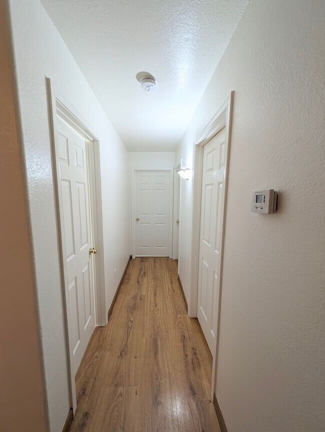 Building Photo - AVAILABLE NOW Beautiful Home with Sparkling Pool in Superstition Springs!!