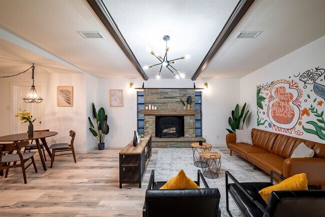 Building Photo - 5918 Lattimer Dr
