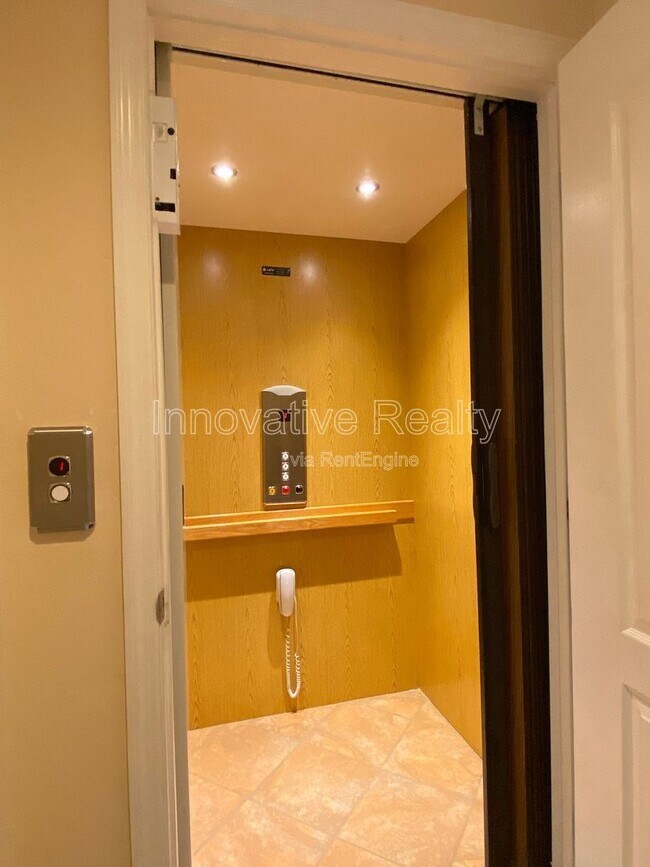 Building Photo - 4817 San Marino Cir