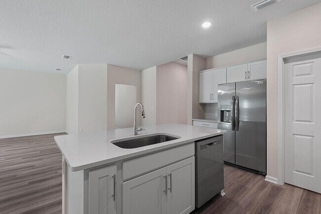 Building Photo - 46 Poplar Dr