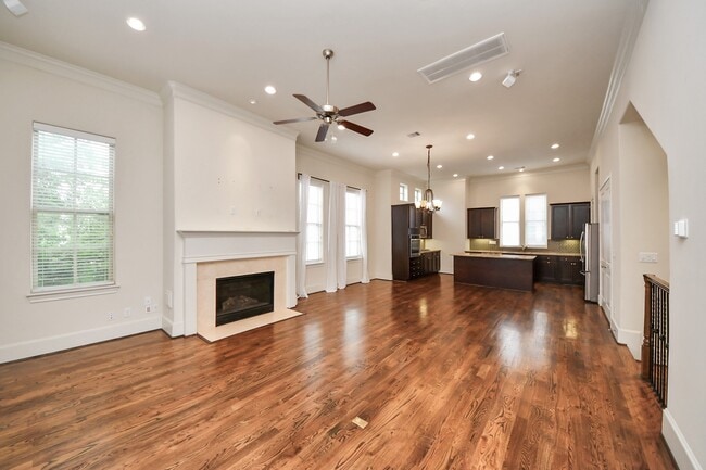 Building Photo - 2061 Fannin Station N