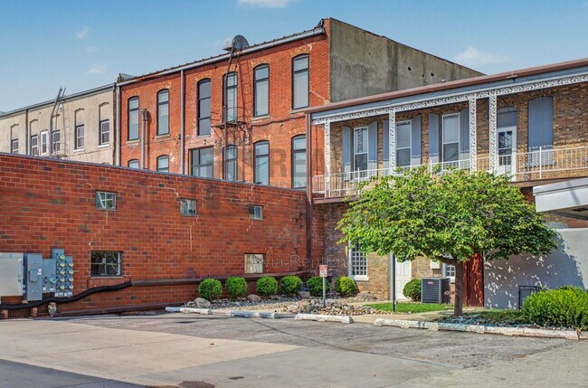 Building Photo - 1214 2nd St