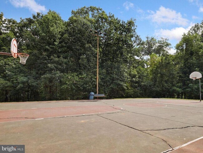 Building Photo - 7598 Gales Ct