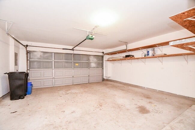 Building Photo - 1813 Gillette St