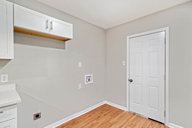 Building Photo - 1004 Tatum Rd