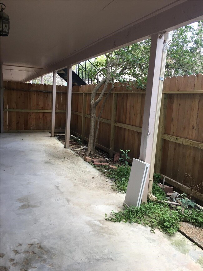Building Photo - 12633 Memorial Dr