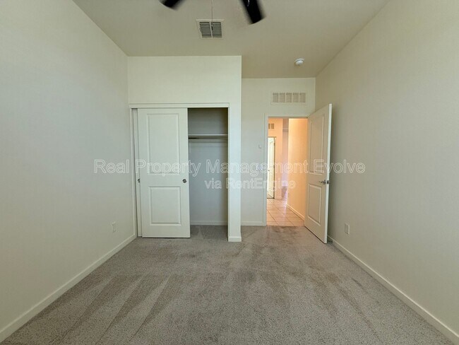 Building Photo - 12538 W Orangewood Ave