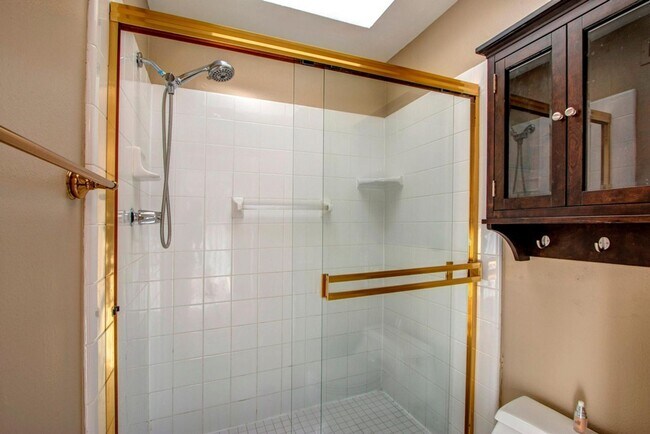 Building Photo - Beautiful 4B/2BA Home in Rancho Bernardo for Lease!