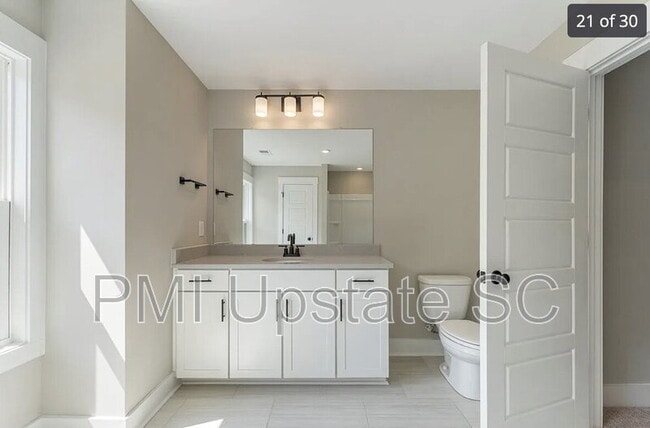 Building Photo - 309 Breakwater Ln