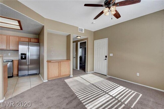 Building Photo - 2 Bedroom Condo