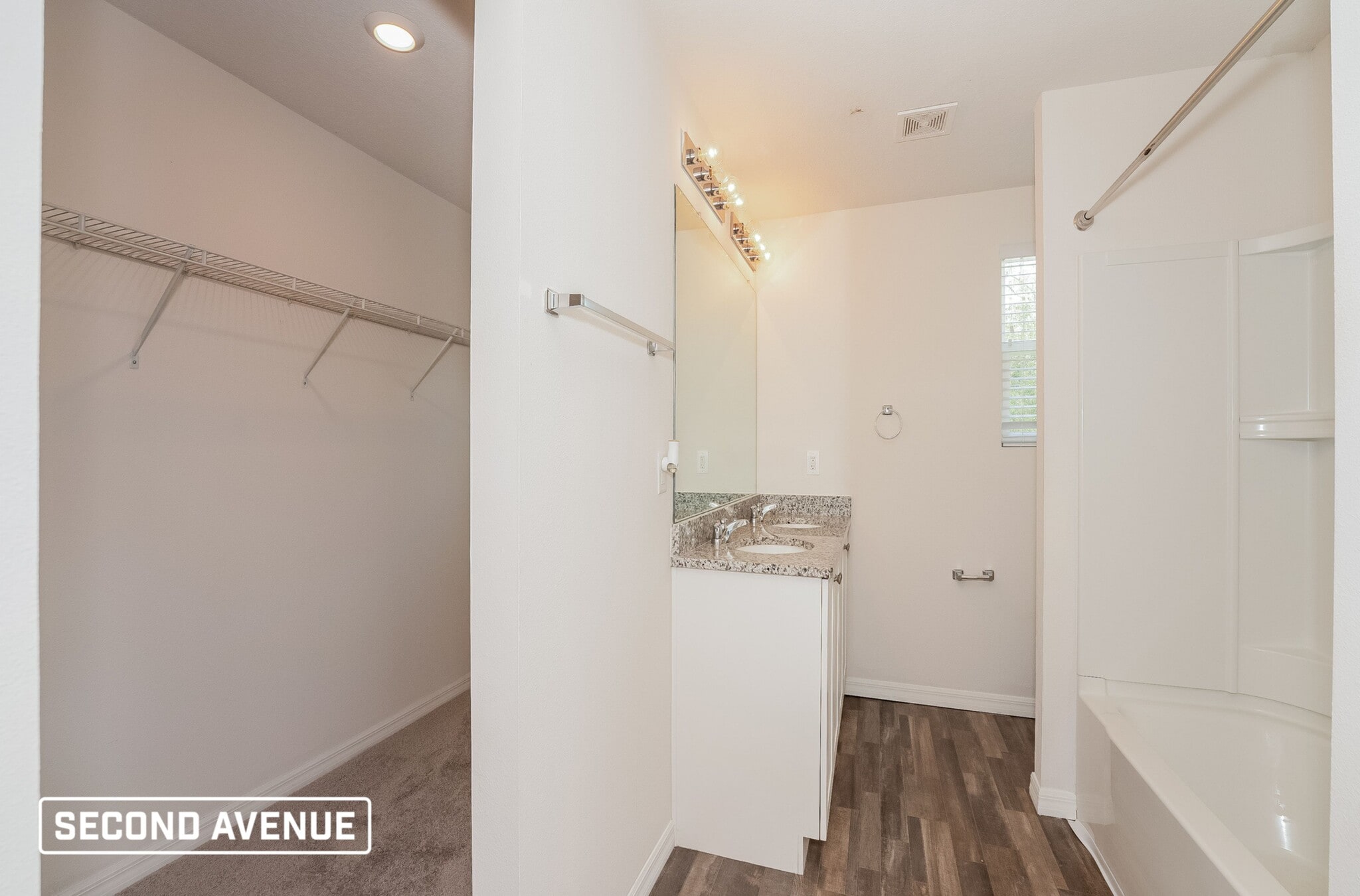 Building Photo - 10920 N Ober Terrace