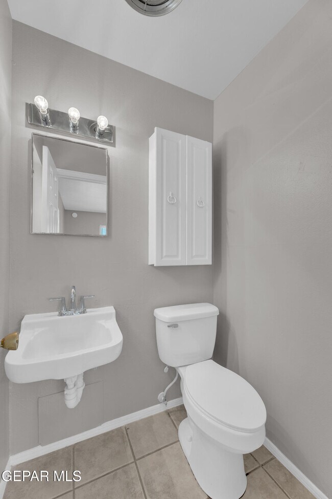 Building Photo - 228 Caribe Cir