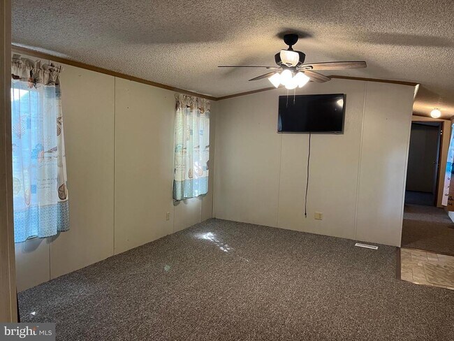 Building Photo - 22927 Cypress Dr