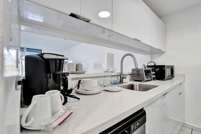 Building Photo - 777 NW 155th Ln