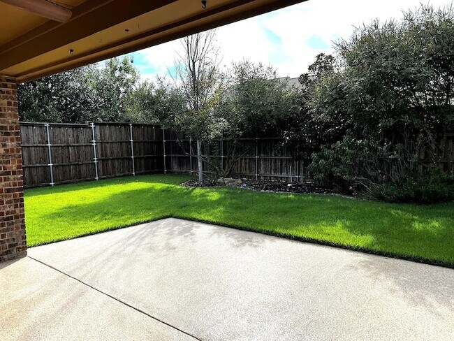 Building Photo - 5713 Zinnia Dr