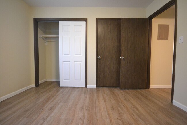 Building Photo - Cross Timbers Apartment