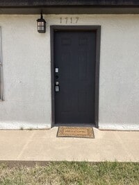 Building Photo - 2 Bed 1 bath Apartment  on Quiet Street and Close to ENMU!