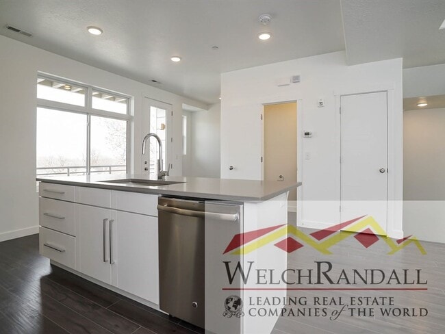 Building Photo - Live in Comfort & Style – 2BR, 2BA Townhom...