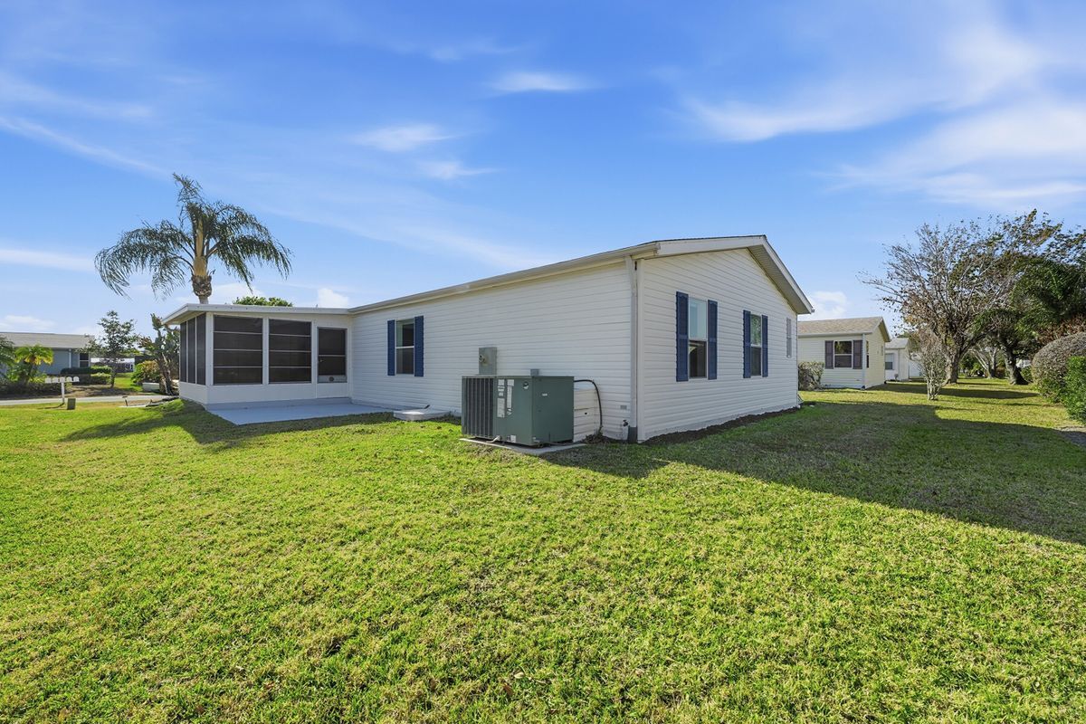 Building Photo - 3016 5 Iron Dr