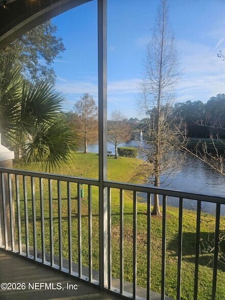 Building Photo - 10550 Baymeadows Rd