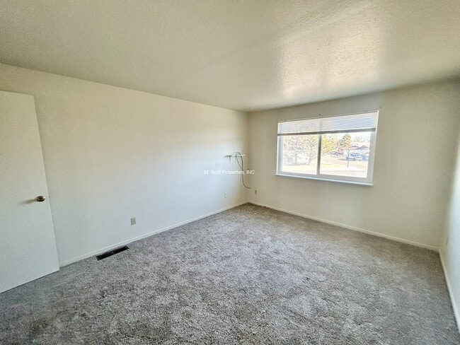 Building Photo - 1476 Hussman Ave