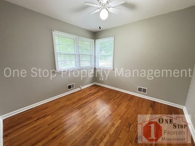 Building Photo - Charming 3-Bedroom Home with Big Backyard ...
