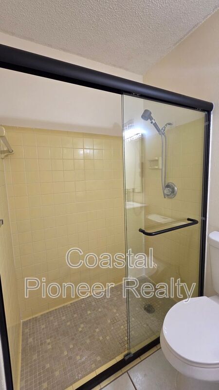 Building Photo - 4817 Cypress Tree Dr
