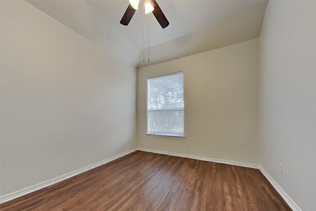 Building Photo - 8402 Sports Haven Dr