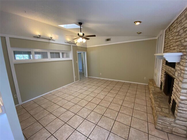 Building Photo - 13003 Algerita Terrace