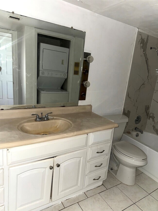 Building Photo - 8519 Hearth Dr