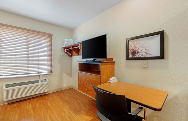 Building Photo - Furnished Studio-Fort Lauderdale - Airport - West